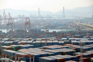 한국, 사상 첫 ‘수출 7천억 불’ 돌파… 세계 6위 수출 강국 우뚝...거세지는 '무역장벽' 올해가 문제