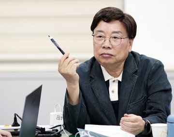 권선택 전 대전시장, 이장우 “권위·불통”…허태정 재도전 필요