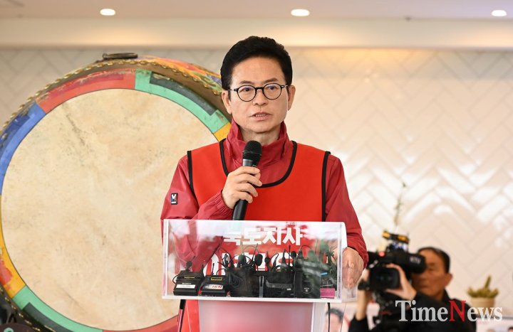 이철우, "동해안을 해양 경제 주역으로"… 북극항로·신공항 연계 10대 공약 발표