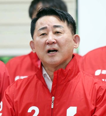 서철모 서구청장 후보 “언제까지 내란 타령”…철모 논란 정면 반박