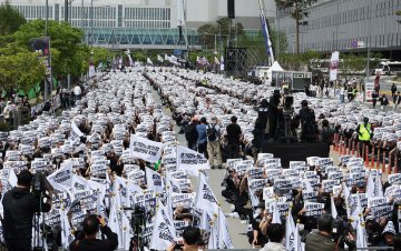 李 대통령 "노조도 책임의식 가져야… 과도한 요구는 타 노동자에 피해"