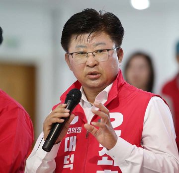 최충규 대덕구청장 예비후보 “계엄은 잘못…지방권력 견제도 필요”