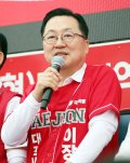 이장우 대전시장 후보 “트램 혈세 4천억”…유능·무능론 총공세