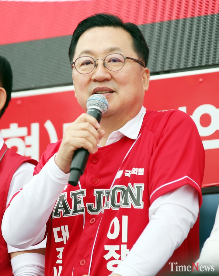 이장우 대전시장 후보 “트램 혈세 4천억”…유능·무능론 총공세