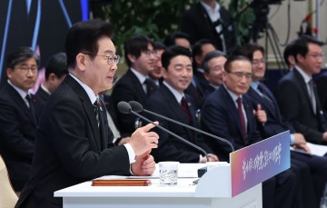 이재명 대통령 “성장전략 대전환… 5대 기조로 ‘대도약’ 일굴 것”