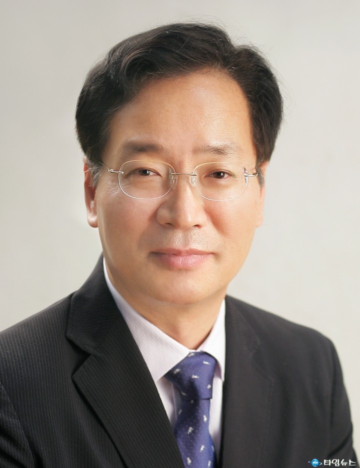 충북하키협회 13대 회장 이·취임식 