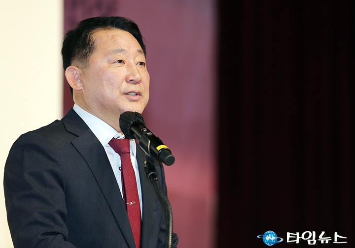 기념사하는 서철모 서구청장