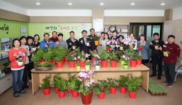 코로나19로 위축된 꽃 소비 촉진 운동에 총력 다하는 태안