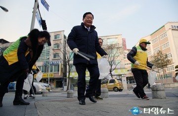 장종태 서구청장, 설맞이 대청결 운동 실시