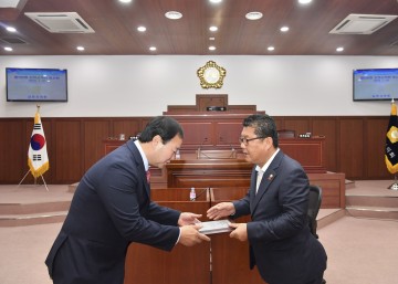 김천시의회 박영록 의원, 2019 지방자치 주민약속 대상 수상