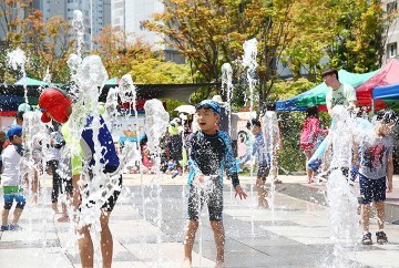 대전 유성구, 무더운 아파트 광장이 어린이 물놀이장으로 변신