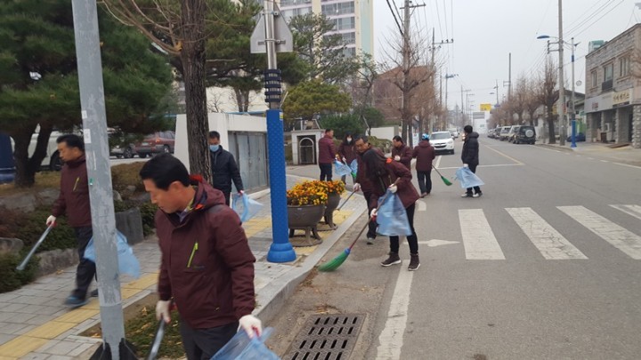 한해를 마무리 짓는 “클린청소의 날”