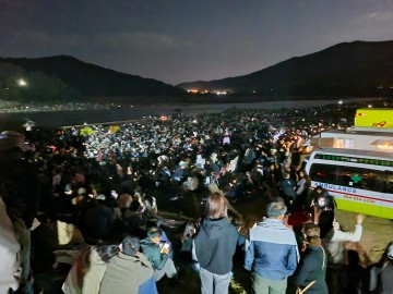 안동시 모 단체 사무국장 시장님 배우자 의전행위 주민들  개인비서 ,경호원, 꼴불견...