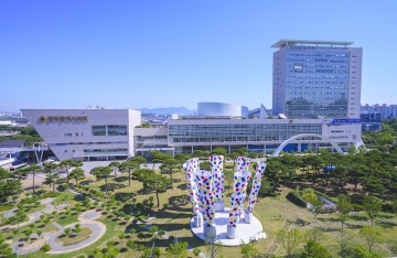 광주시장 만찬장 간부공무원  "공무원 아부와 공부를 평소에..최소한 재선 "…선거법 논란
