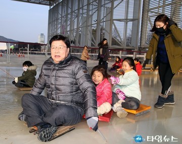 권선택 대전시장, 동심에 빠지다!