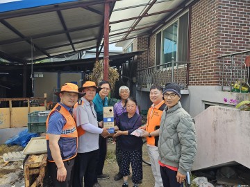 제천 봉양읍 의용소방대, 화재취약계층에 소화기 200대 전달