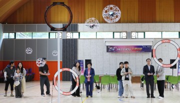 드론 날며 웃음꽃…대전 동구, 가족 체험형 드론 입문반 마무리