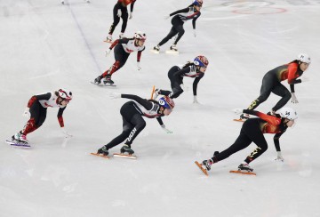 [올림픽] "상처 덮고 원팀으로"... 심석희가 밀고 최민정이 당긴 '환상의 질주'