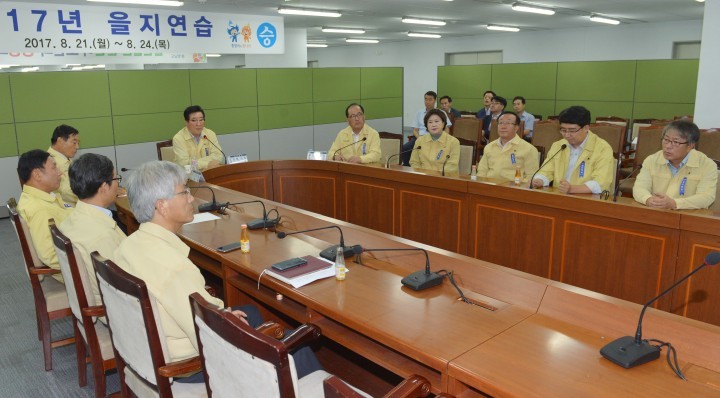 충남도의회 의장단·상임위원장단, 충남도 을지훈련장 방문