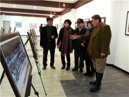 천년의 학사랑 김재왕작가 두루미 사진전 개최