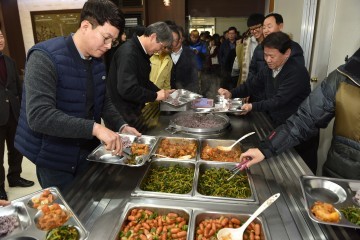 AI 확산으로 위축된 닭·오리고기 소비 촉진 행사