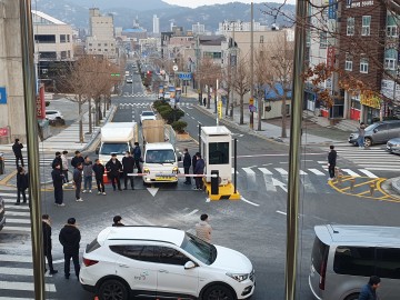 [속보]민주세력 윤 정부 각료 29명 탄핵 VS 태안군 1인시위자 3인 탄핵.. 직권남용 의심..