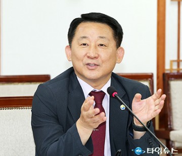 서철모 서구청장, 산자부 차관 찾아 지역 발전 논의