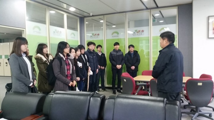 도서관에서 미래의 사서를 꿈꿔요!