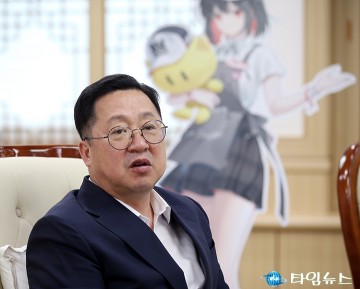 이장우 대전시장, 굿즈는 시작일 뿐…“대전, K-이스포츠 중심지로 키우겠다”