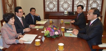윤석우 전국시도의회의장협의회장, 행자부장관 만나 정책보좌관제 도입 촉구