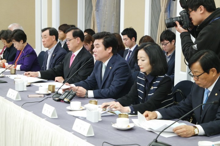 원유철 정책위의장, 건강보험료 정산 개선 등‘보건복지위’당·정 협의 주재