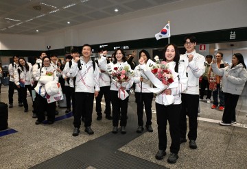 '금빛 질주' 시작됐다…대한민국 선수단, 밀라노 입성 "톱10 탈환 조준"