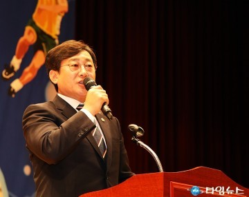 대전선수단에게 격려사 하는 김경훈 대전시의회 의장