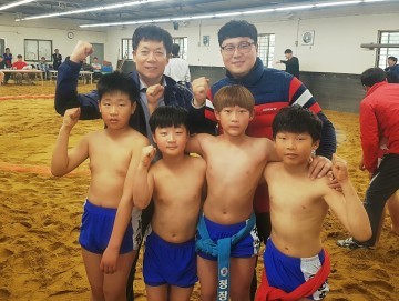 성동초, 씨름부 창단 한달  청장급 1위, 2위, 3위를 모두 차지