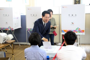 김영록 전남도지사 후보, 사전투표 실시 