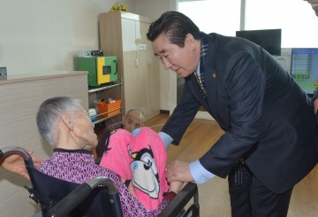 충남도의회, 사회복지시설 위문품 전달