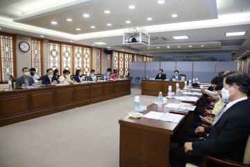 성주가야산 황금들녘 메뚜기잡이 체험축제 명품화 계획 연구용역 중간 보고회 가진 성주군