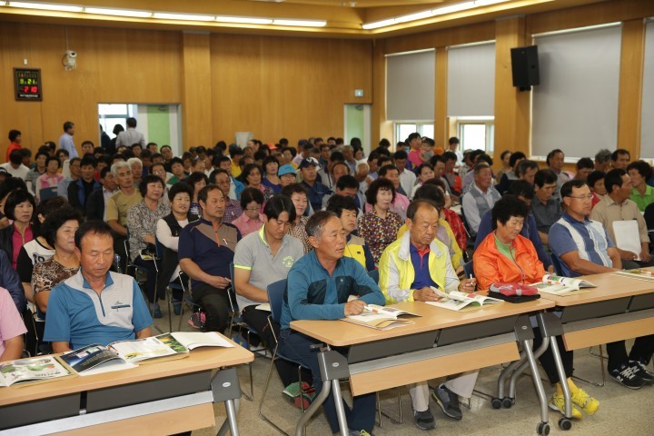 칠곡군농업기술센터 참외 핵심재배 기술교육 실시