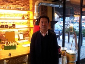 커피메종 대표 박창호씨, 대전 중구에 온누리상품권 기탁