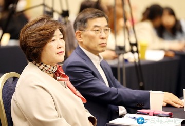 대전지속가능발전협의회 포럼에 참석한 안경자 대전시의회 의원