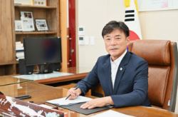 [단독 인터뷰] 윤경희 청송군수, "산소카페 청송, 100년 먹거리 관광 경제로 도약할 것"