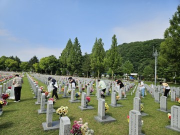 대전문화재단, 국립대전현충원 묘역정비 활동 펼쳐