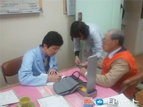 어르신 건강 위한 내과진료 실시 