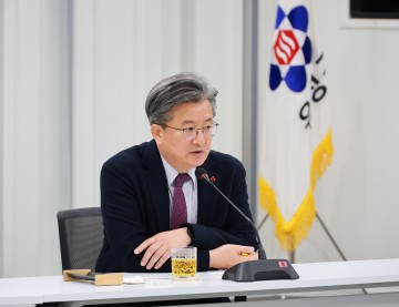 정용래 유성구청장, 공직자 중심 잡고 민생과 경제 살려야