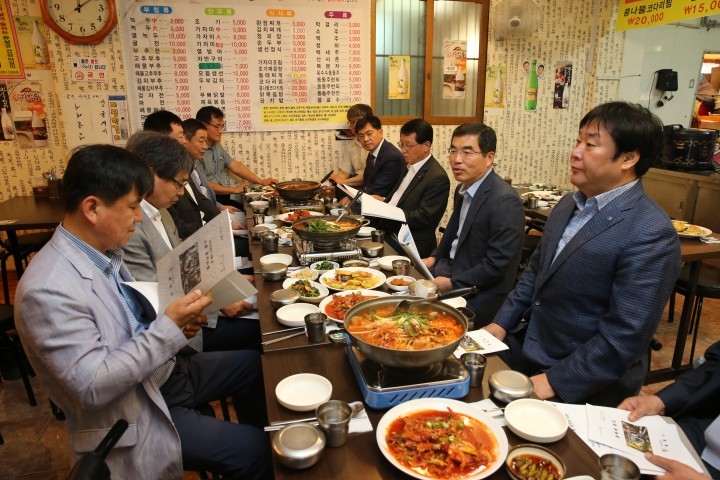 국제라이온스협회 354-B지구, 냉동탑차 기증
