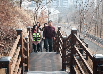 서철모 서구청장, 복수동 주민 숙원사업 완료 현장 방문
