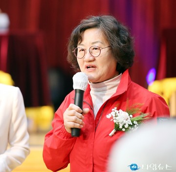 신흥초등학교 ‘개교 100주년 기념식’에서 축사하는 박영순 동구의회 의장
