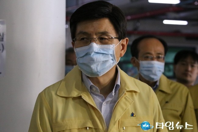 황교안 국무총리 '메르스 종식'  총력행보 천안 단국대병원 방문