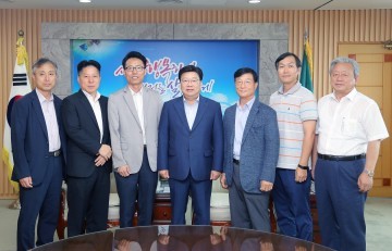 권선택 대전시장, 해외시장 개척 대전 대표 국방기업 격려