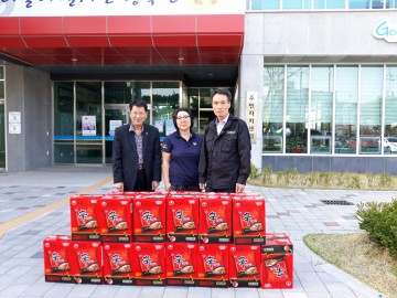 충주 향원식당 짜장면 1천원 판매 수익금으로 라면 기탁